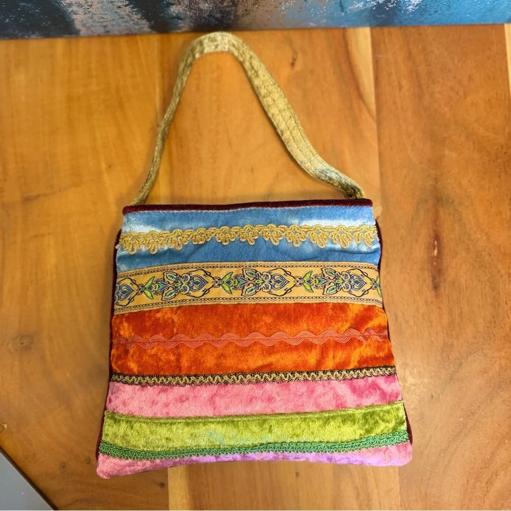 Carlo D'Santi Vintage 1990s Boho Chic Velvet Brocade Shoulder Bag (EUC)
